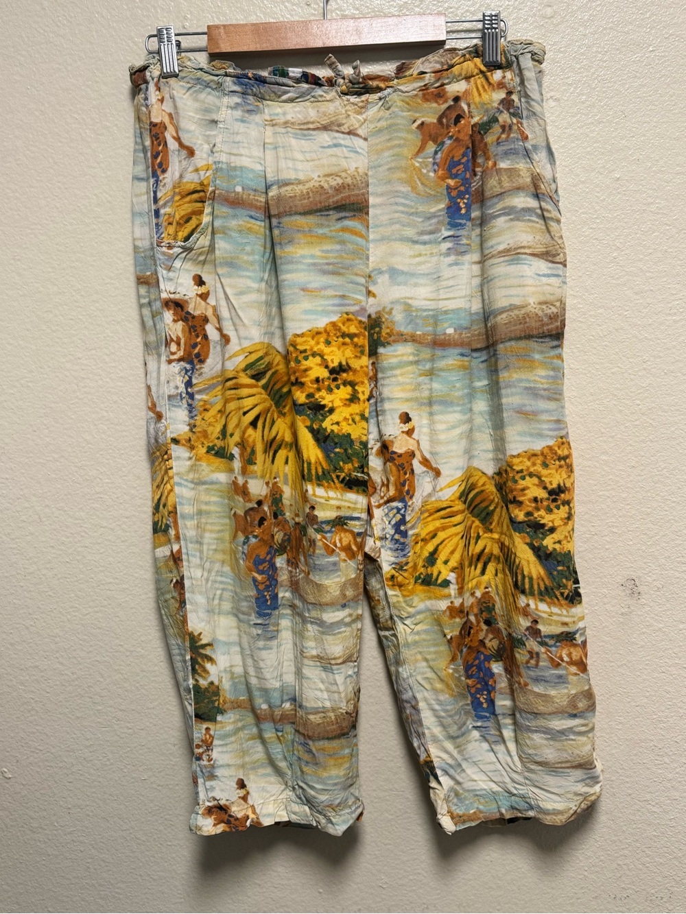 Jams world capris hawaiian design